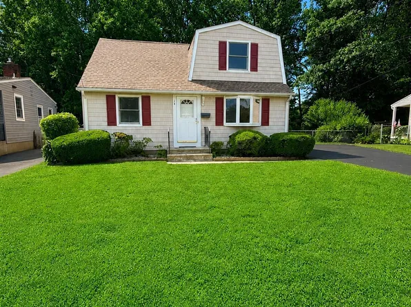 54 Longwood Dr, Hamilton, NJ 08620