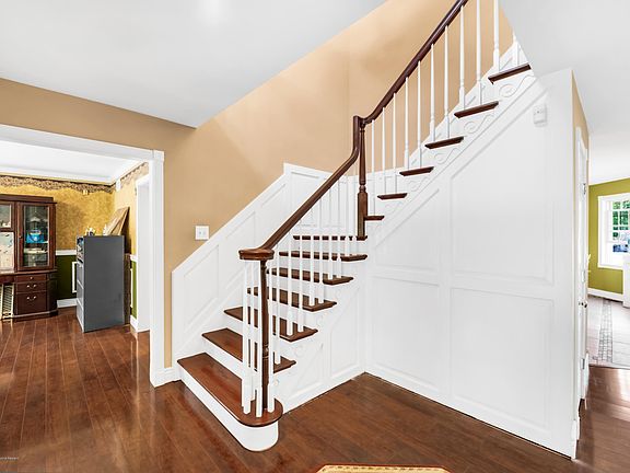 5th image of 1604 Badger Dr