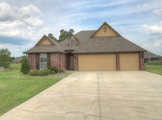 1837 Hican St, Oologah, OK 74053