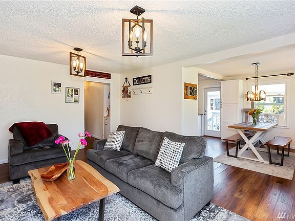 The wood accent wall is stunning!