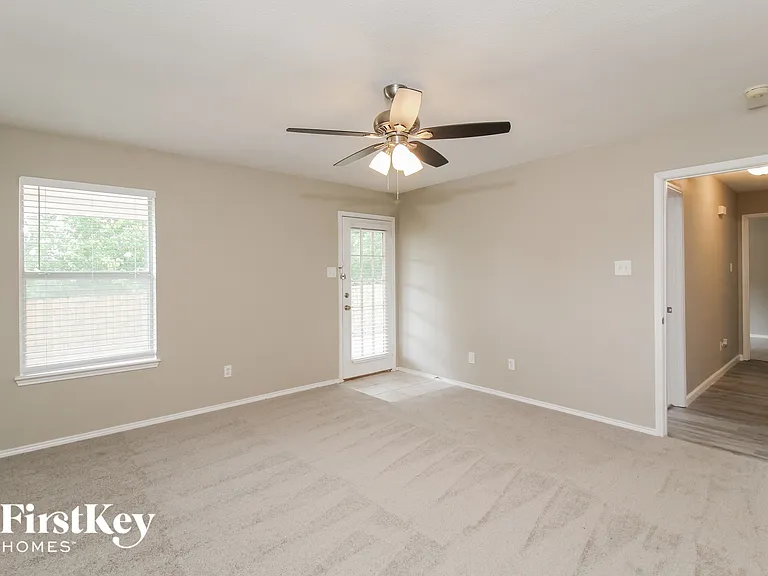 6413 Riverwater Trl — Photo 10
