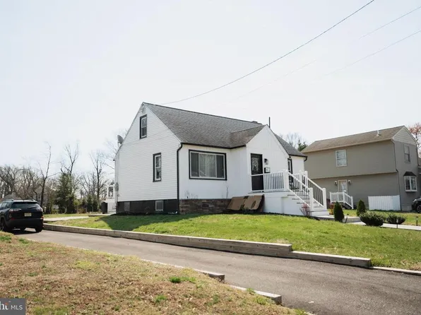 70 Sartori Ave, Mount Ephraim, NJ 08059