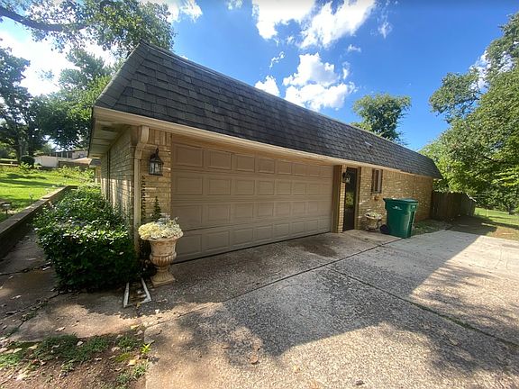 3rd image of 3401 Norcrest Dr