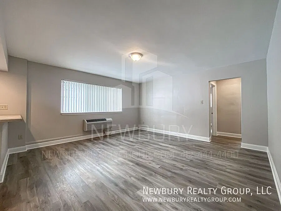 Bright & Modern One-Bedroom Apartment in Port Vue Move-In Ready! — Photo 3