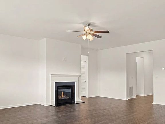 5th image of 472 Condor Ct