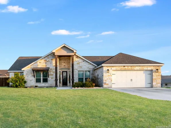 120 CHAMPIONS B Champions Blvd, La Vernia, TX 78121