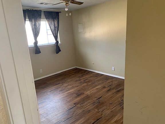3rd image of 6213 Harper Dr NE