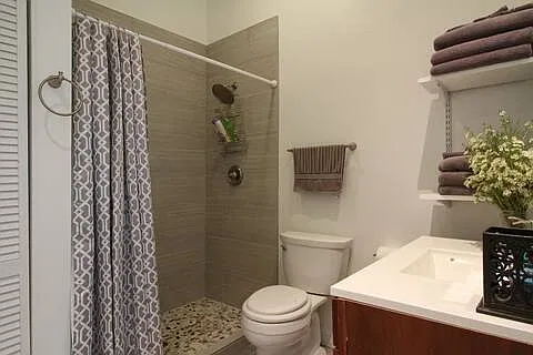 Studio, 400 sqft, $2,000 — Photo 1