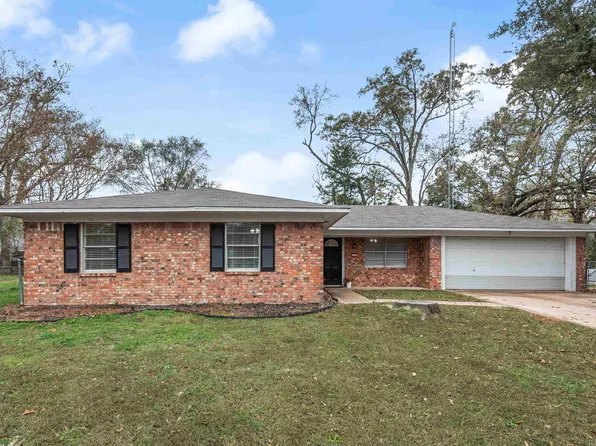 377 Nichols Dr, Canton, TX 75103