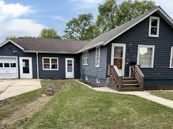 811 N Spring St, Luverne, MN 56156