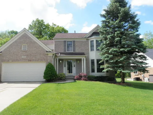 3743 Rolling Hills Rd, Orion, MI 48359