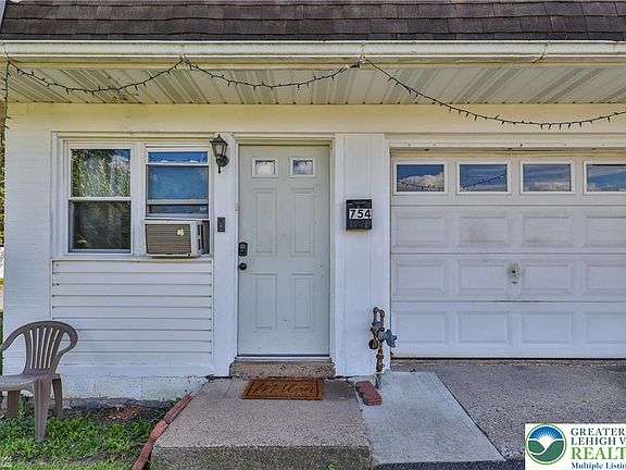 4th image of 754 E Green St
