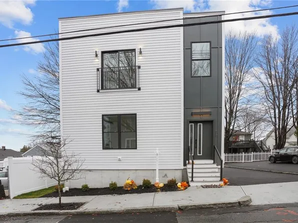 58 Lancaster St, Providence, RI 02906