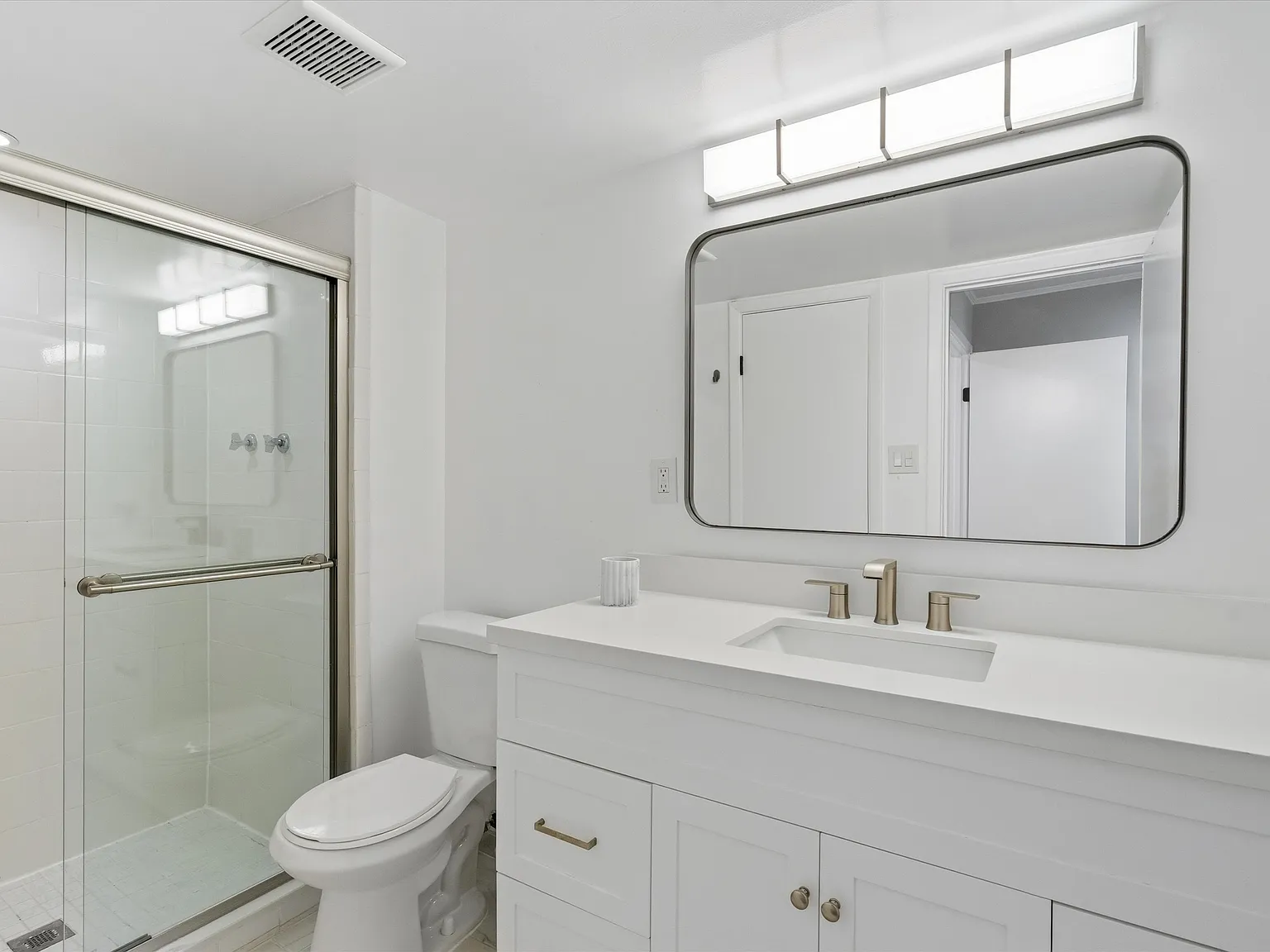 3 bed, 763 sqft, $6,750 — Photo 1