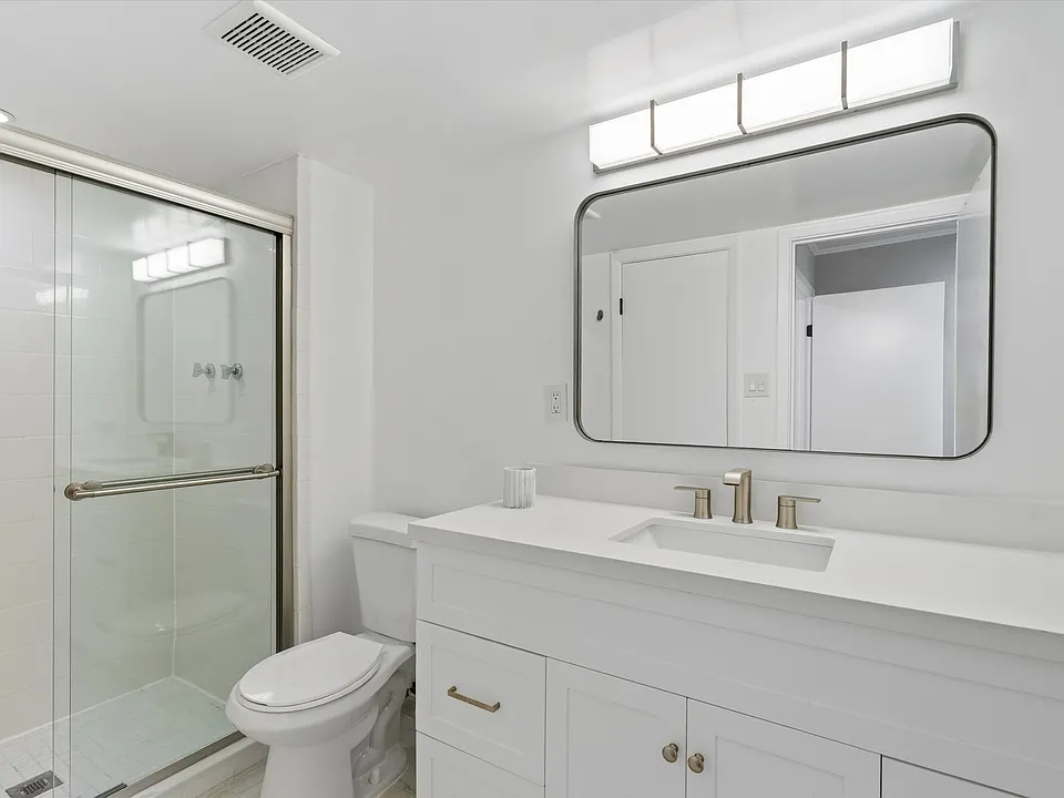 4545 Macarthur Blvd NW #107