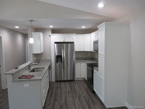 4th image of 891 Watercress Ln