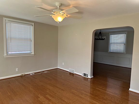4th image of 1721 Hawthorne Ave