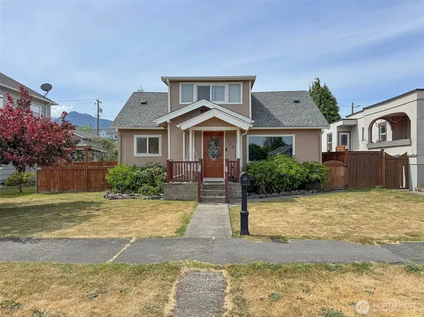 136 W 13th Street, Port Angeles, WA 98362