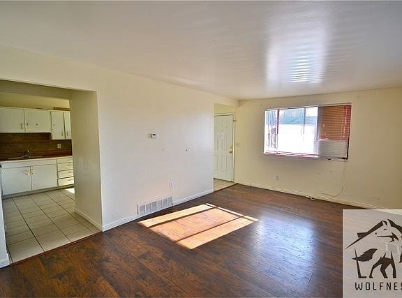 3rd image of 1610 W Ivy Cir APT 4