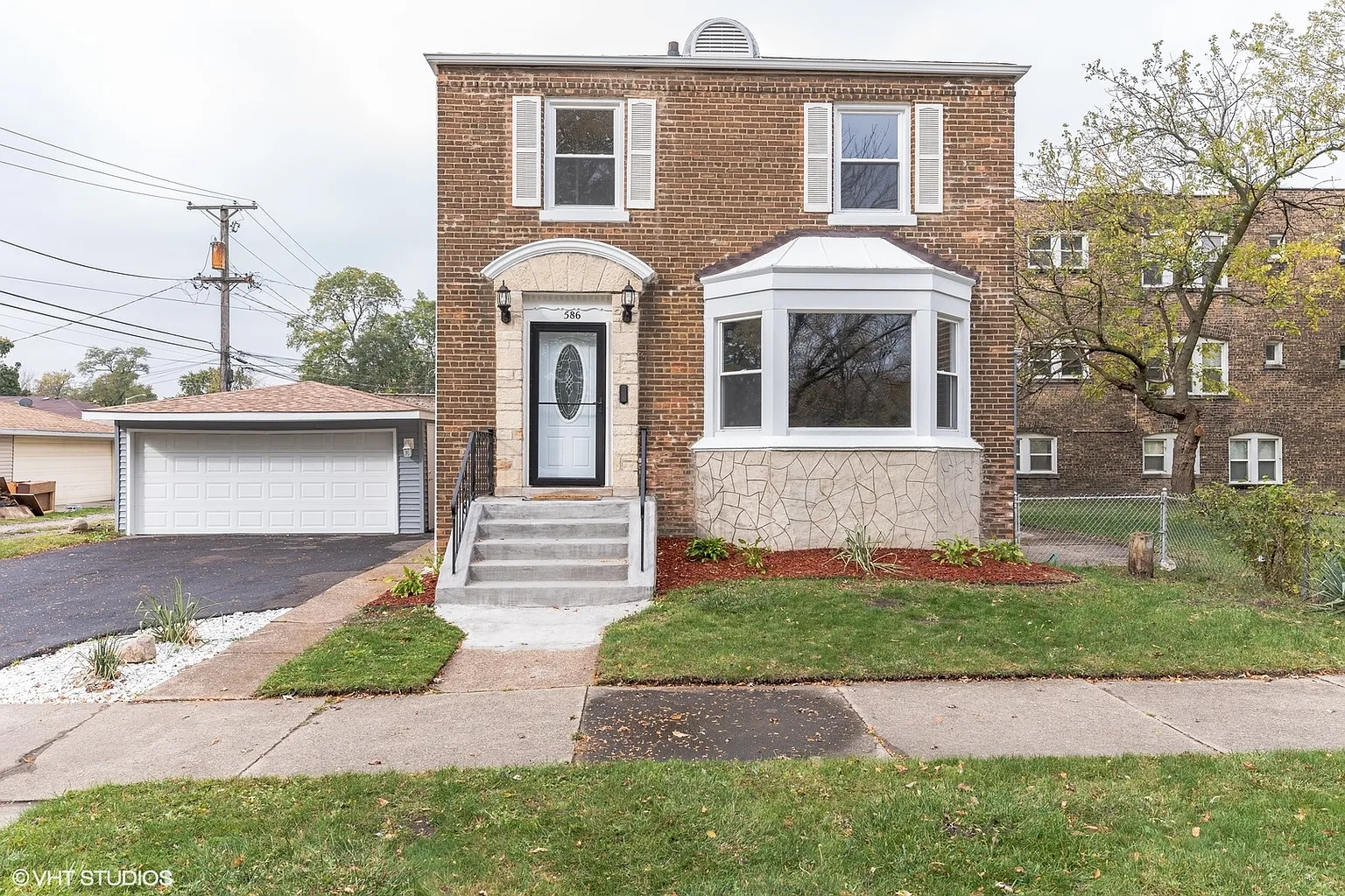 586 Lincoln Ave photo 1