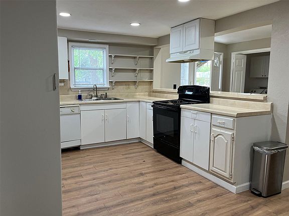 5th image of 218 N Ormsby St