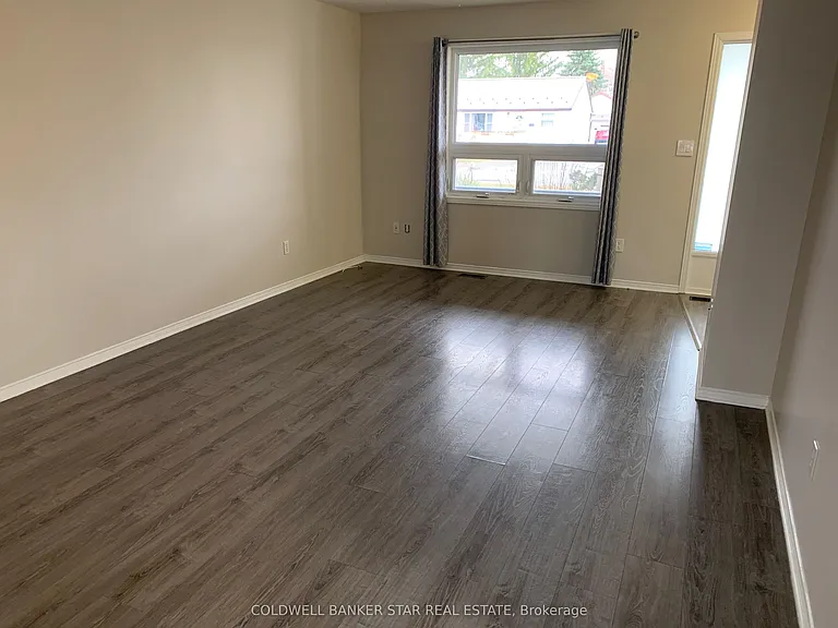 27 Steele St — Photo 7