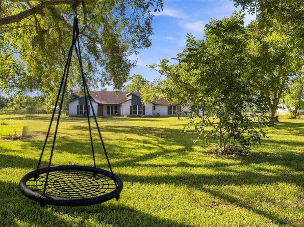 4697 Wickwillow Ln, Alvin, TX 77511