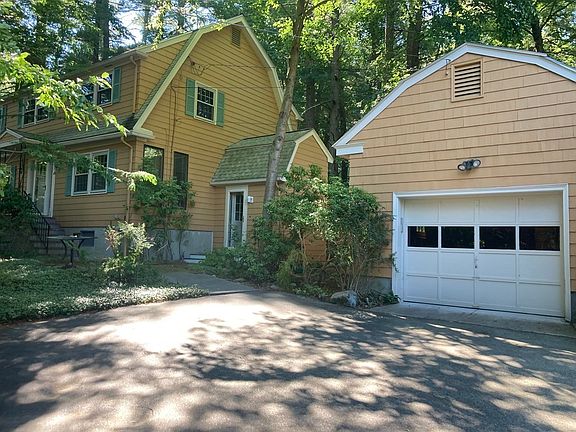 2nd image of 5 Ledgewood Dr