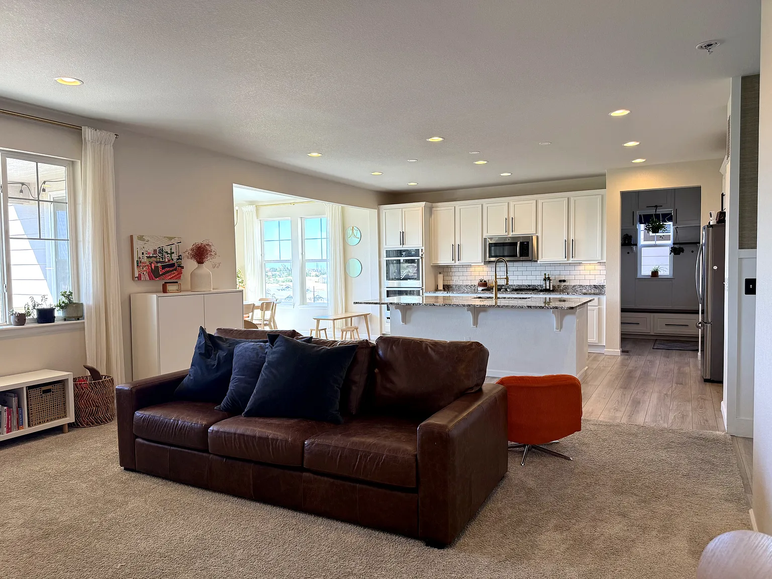 5 bed, 4485 sqft, $4,195 — Photo 3