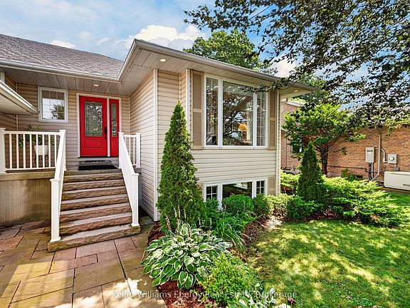 2nd image of 89 Westwind Cres