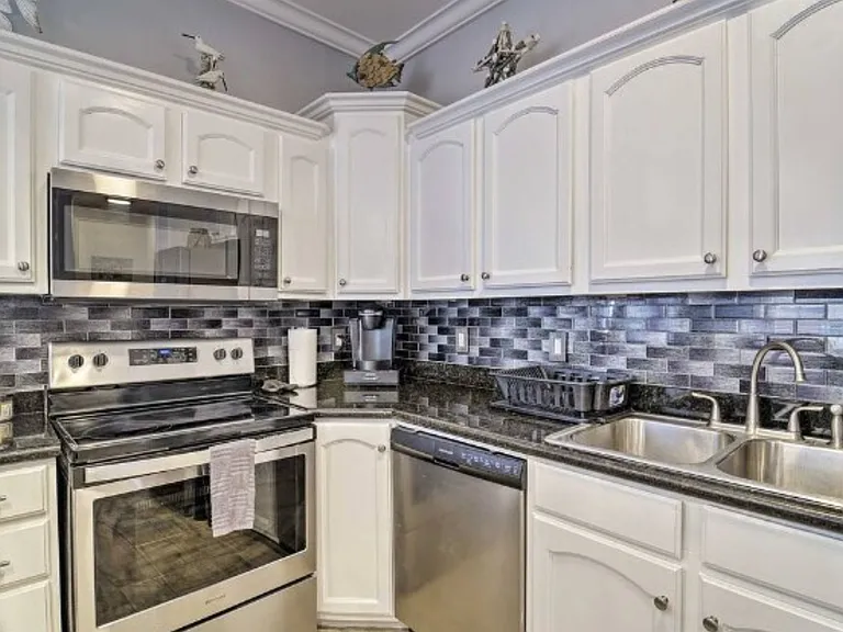 102 E Capricorn Dr #B2 — Photo 8