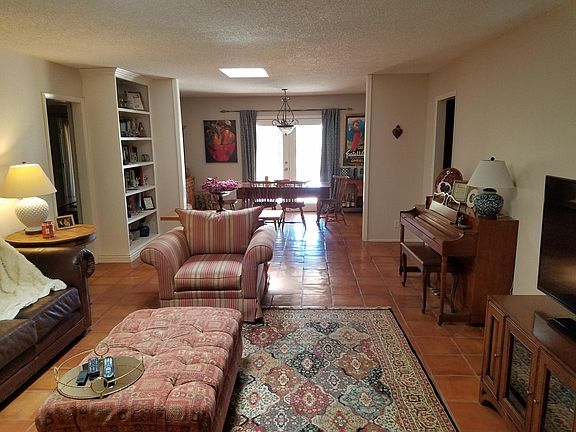 3rd image of 2043 E Cairo Dr