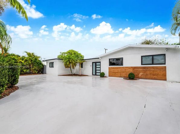 9426 Caribbean Blvd
