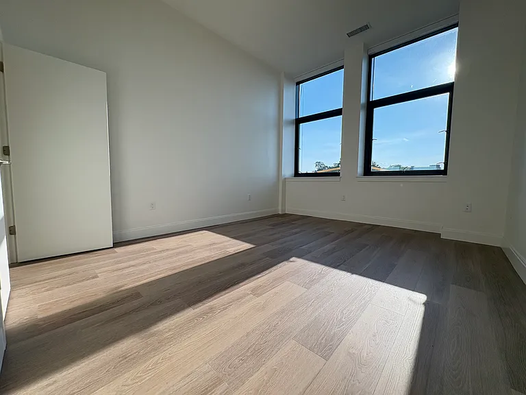 1077 Commonwealth Ave #500 — Photo 7