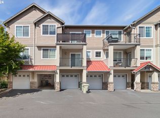 635 NW Lost Springs Ter UNIT 302, Portland, OR