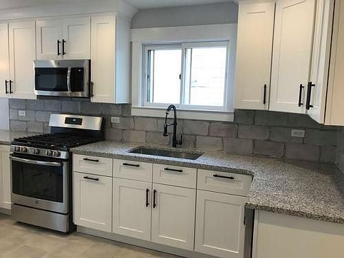 2nd image of 3033 Euclid Ave #2