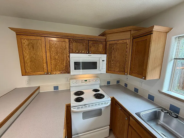 The Firs Apartments — Photo 41