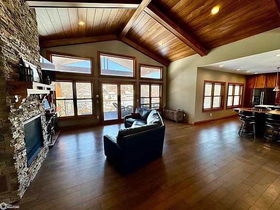 4th image of 479 Deer Creek Ln