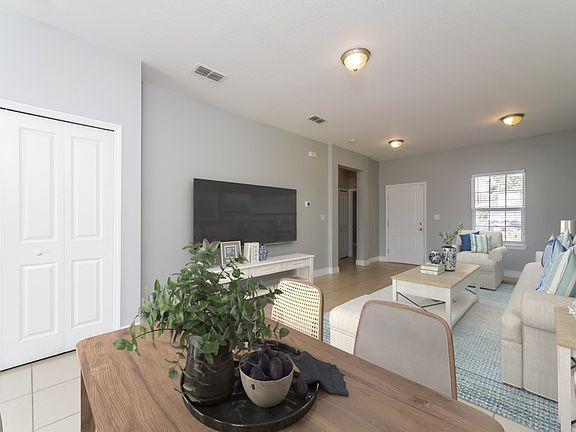 5th image of 532 Imperial Ct