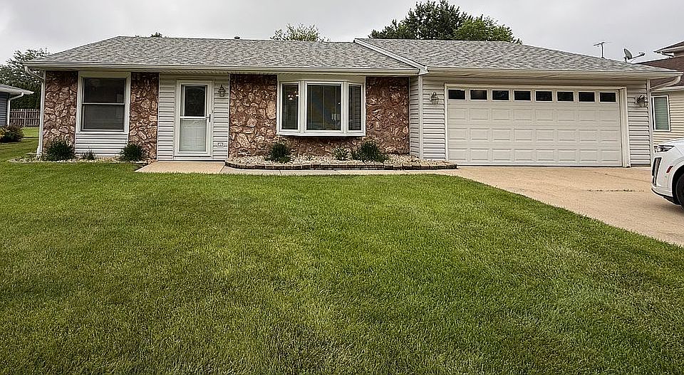 1st image of 95 Leawood Dr