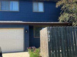 937 E 15th St N, Newton, IA 50208