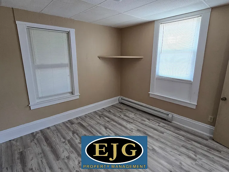 50 Main St #8 — Photo 10