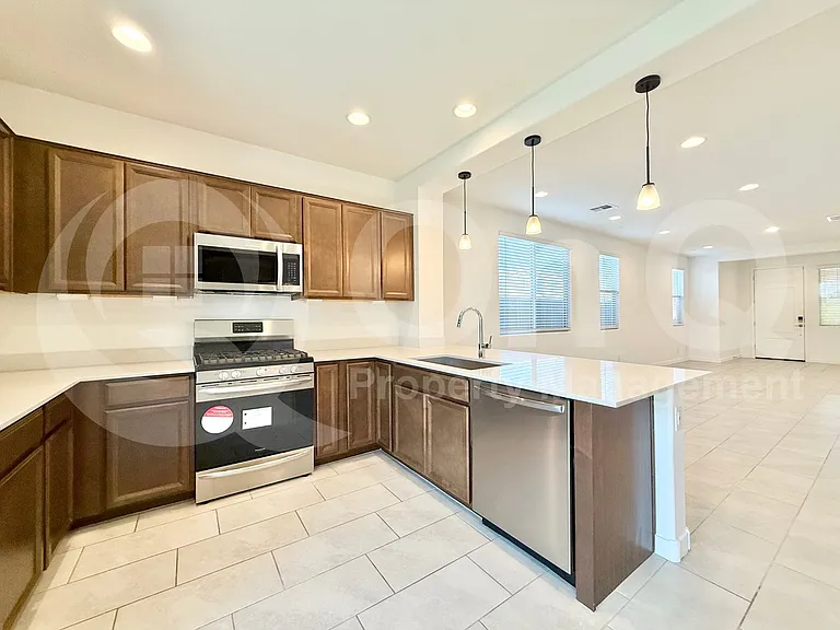 9432 W Roma Ave — Photo 7