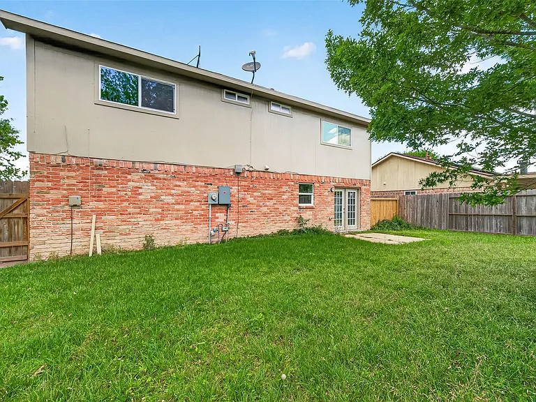 14115 Cheval Dr — Photo 29