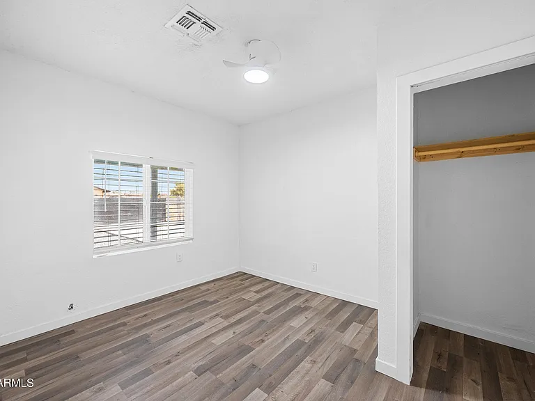 22 E Riverside St — Photo 12