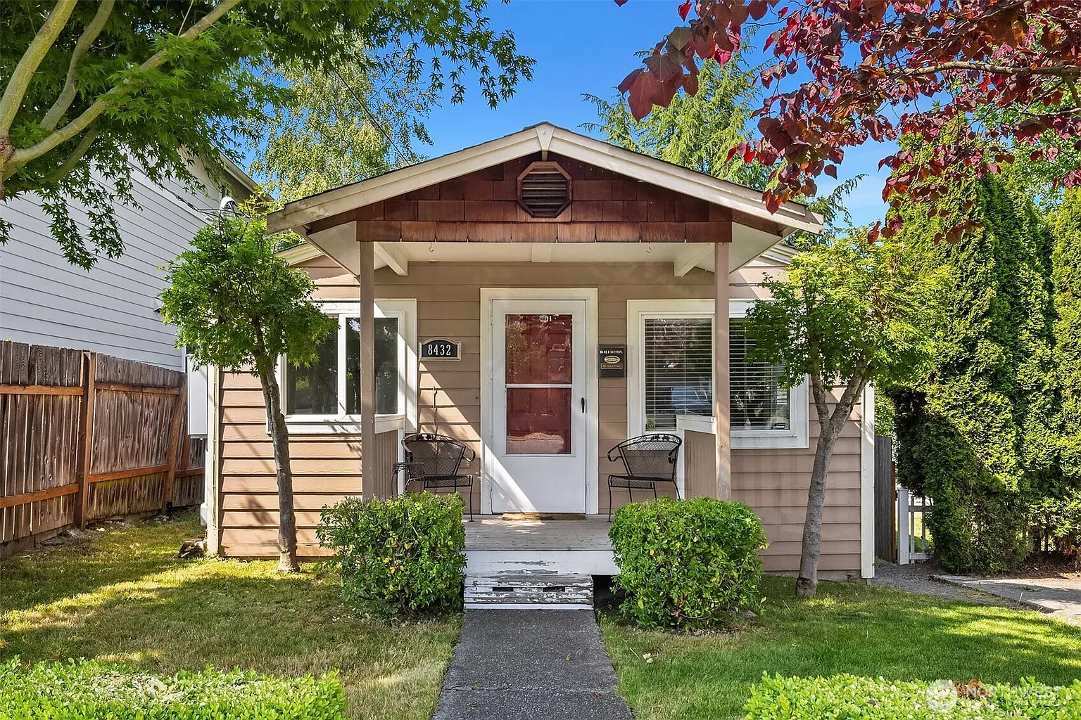 8432 S 117th Place photo 1