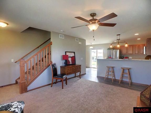 3rd image of 708 Dogleg St
