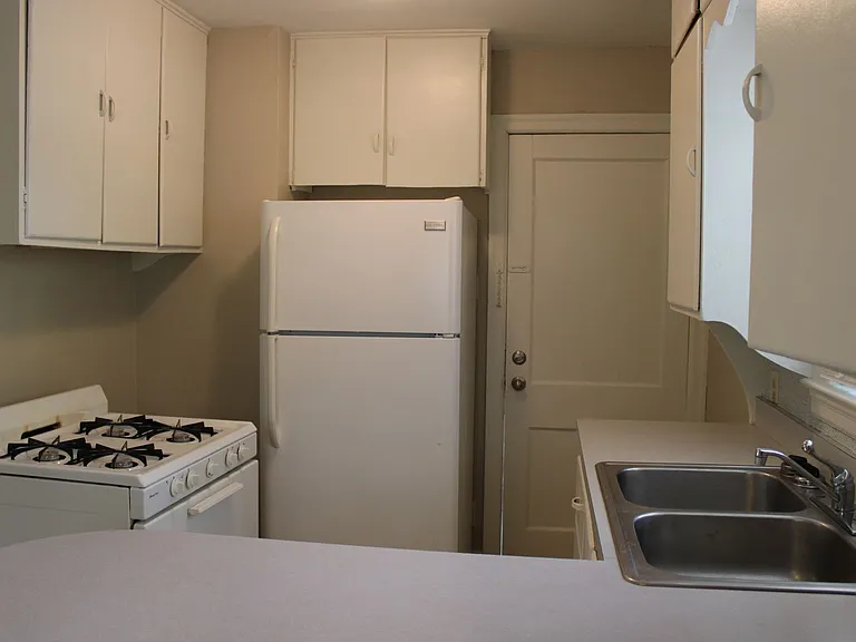 Thurston 812-814 — Photo 6