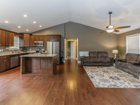 4th image of 119 Mallard Ln