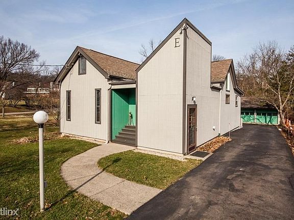 3rd image of 3020 Ononta Ave